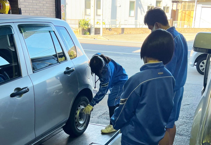 龍ヶ崎城西中学校の生徒さん 3名